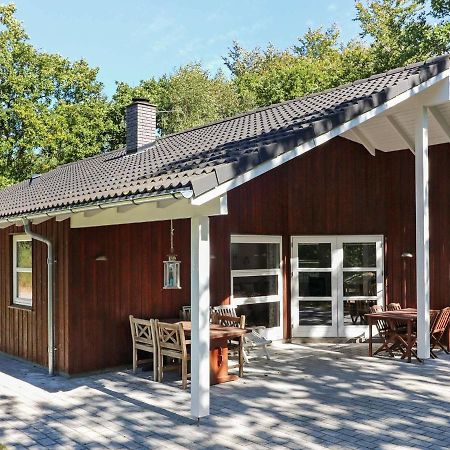 6 Person Holiday Home In Hadsund Odde Номер фото